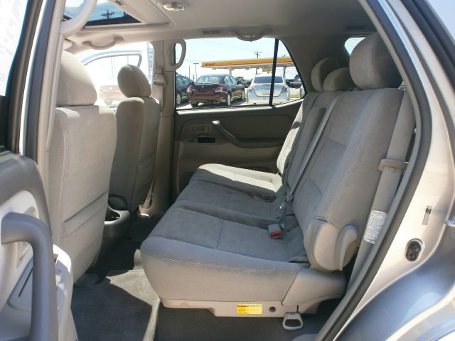 Toyota Sequoia 2006 photo 17