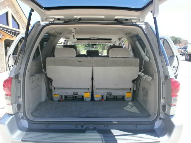 Toyota Sequoia 2006 photo 28