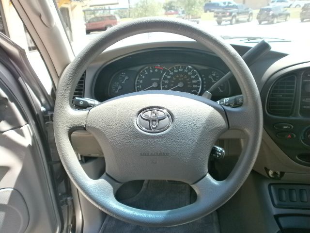 Toyota Sequoia 2006 photo 3