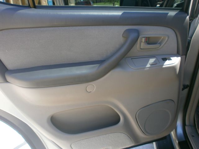 Toyota Sequoia 2006 photo 33