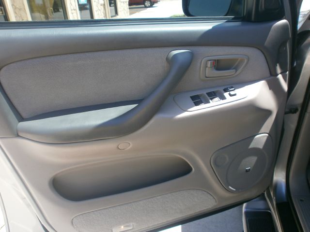 Toyota Sequoia 2006 photo 4