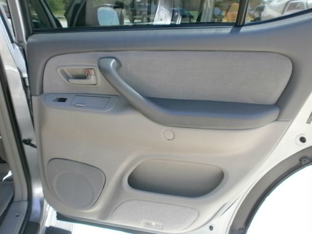 Toyota Sequoia 2006 photo 6