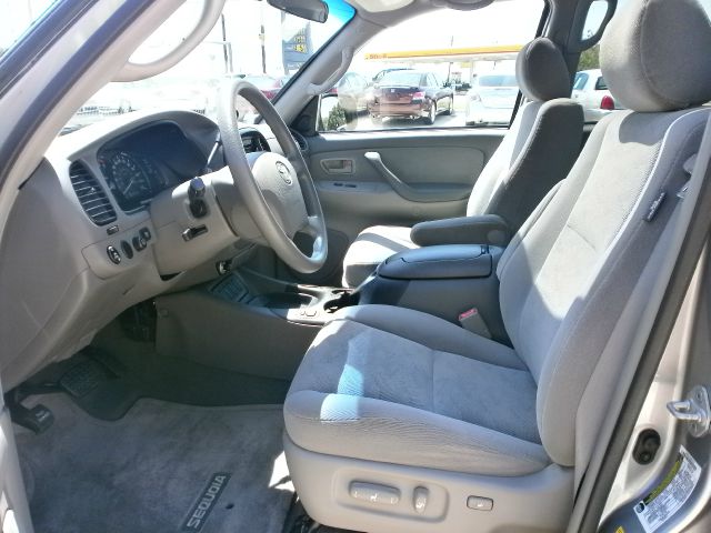 Toyota Sequoia 2006 photo 9