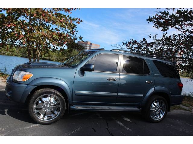 Toyota Sequoia 2006 photo 2