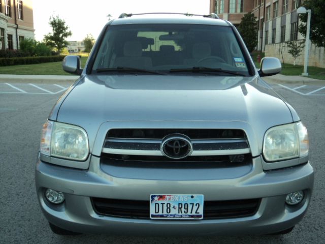 Toyota Sequoia 2006 photo 2