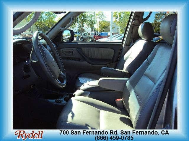 Toyota Sequoia 2006 photo 3