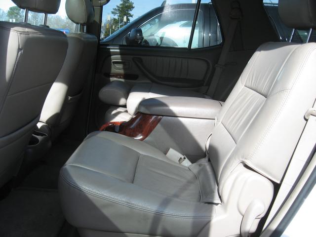 Toyota Sequoia 2006 photo 4