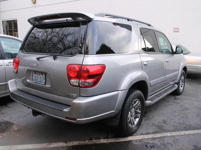 Toyota Sequoia 2006 photo 3