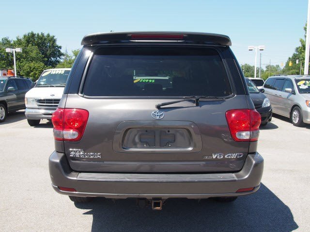 Toyota Sequoia 2006 photo 4