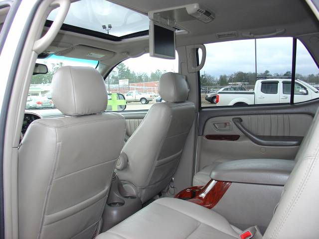 Toyota Sequoia 2006 photo 3