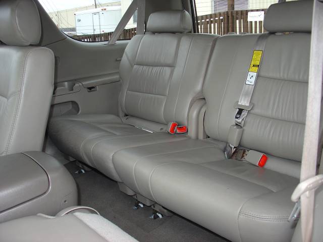 Toyota Sequoia 2006 photo 4