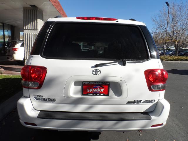 Toyota Sequoia 2007 photo 2