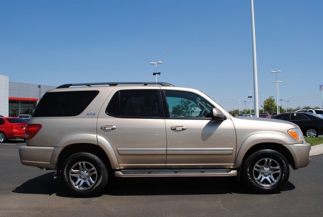 Toyota Sequoia 2007 photo 2