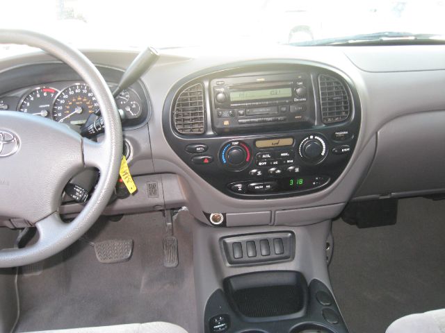 Toyota Sequoia 2007 photo 2