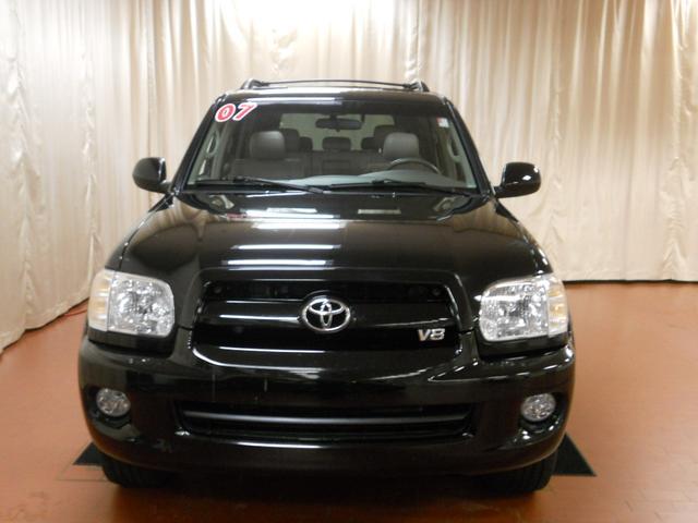 Toyota Sequoia 2007 photo 2