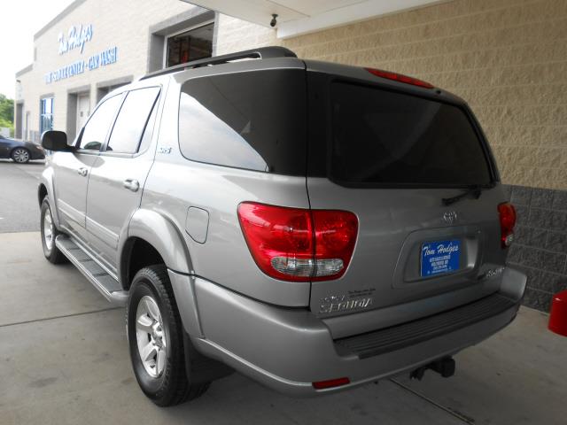 Toyota Sequoia 2007 photo 11