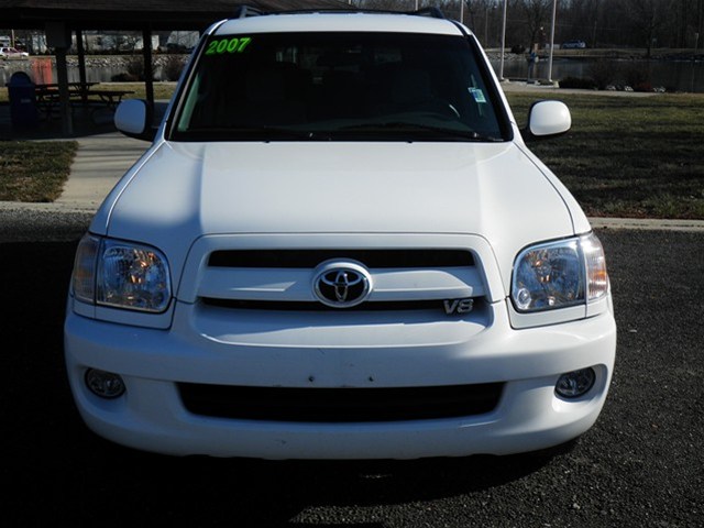 Toyota Sequoia 2007 photo 1