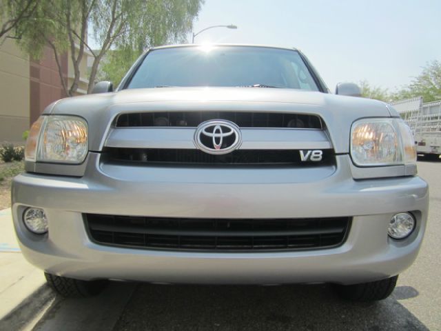 Toyota Sequoia I Limited SUV