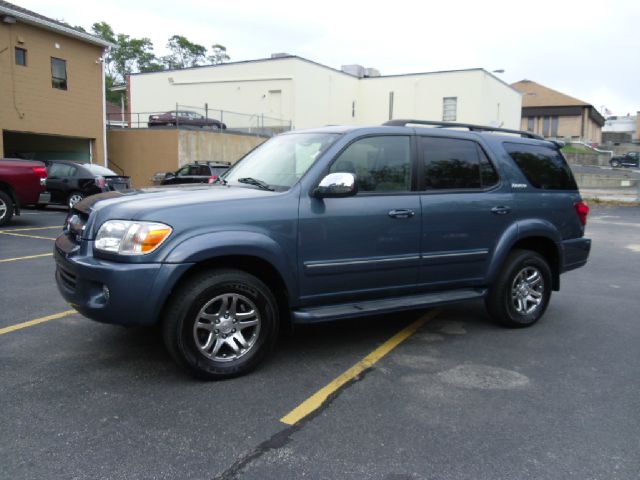 Toyota Sequoia 2007 photo 2