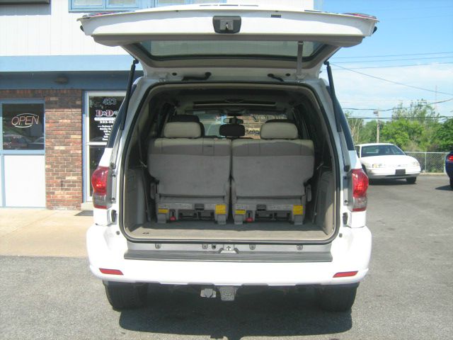 Toyota Sequoia 2007 photo 2