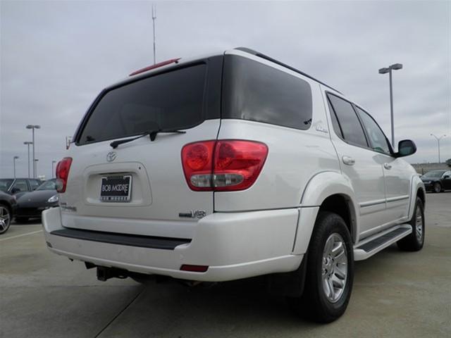 Toyota Sequoia 2007 photo 2