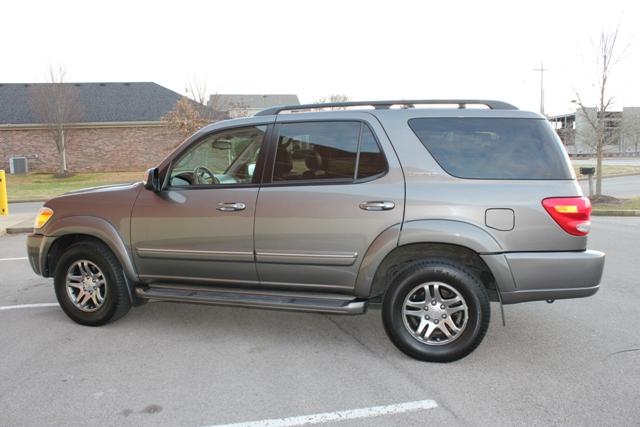 Toyota Sequoia SLT 25 Sport Utility