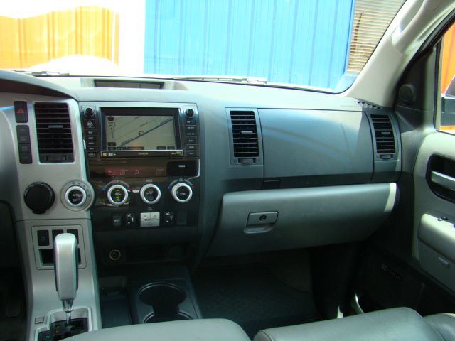 Toyota Sequoia 2008 photo 21