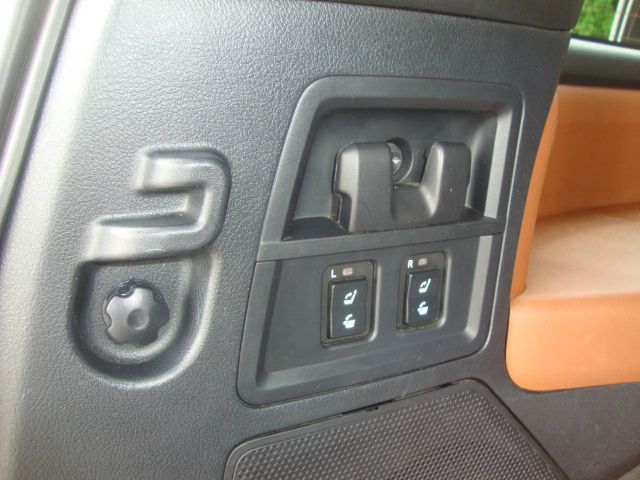 Toyota Sequoia 2010 photo 17