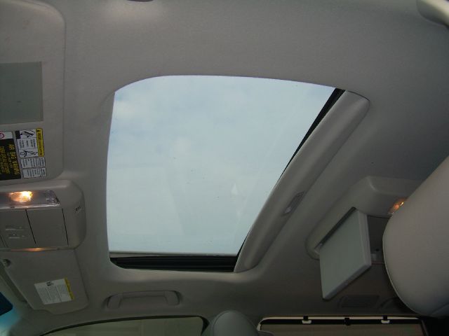 Toyota Sequoia 2010 photo 9