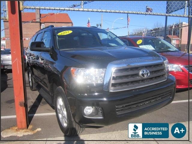 Toyota Sequoia 2012 photo 2