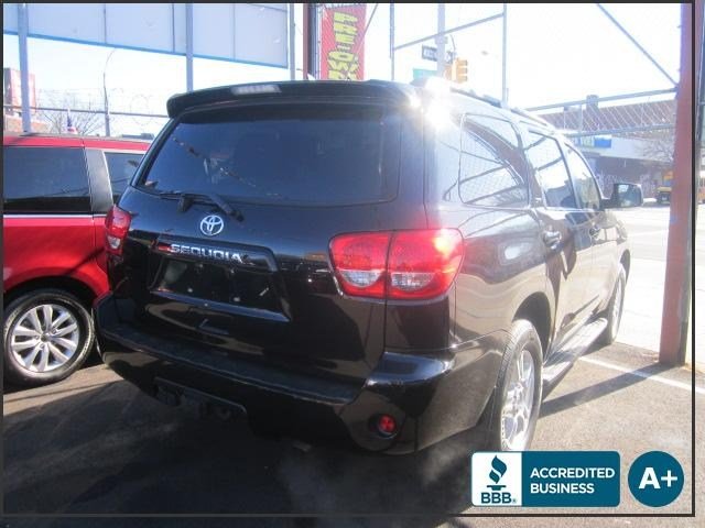 Toyota Sequoia 2012 photo 3