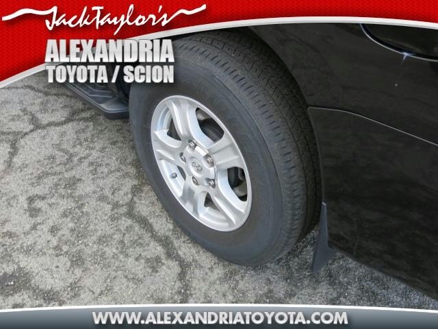 Toyota Sequoia 2012 photo 1