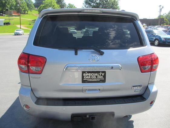 Toyota Sequoia 2012 photo 1