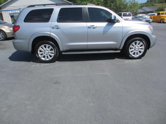 Toyota Sequoia 2012 photo 3