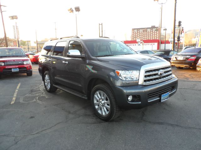 Toyota Sequoia 2012 photo 4