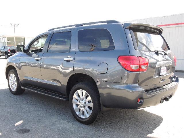 Toyota Sequoia 2013 photo 4