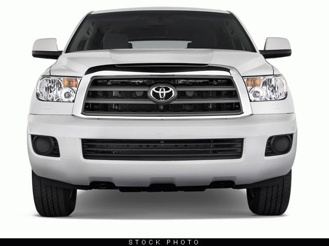 Toyota Sequoia 2013 photo 2