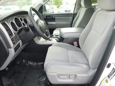 Toyota Sequoia 2013 photo 1