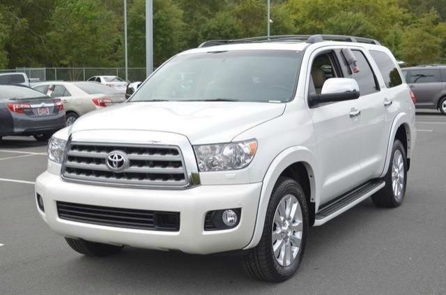 Toyota Sequoia 2013 photo 2