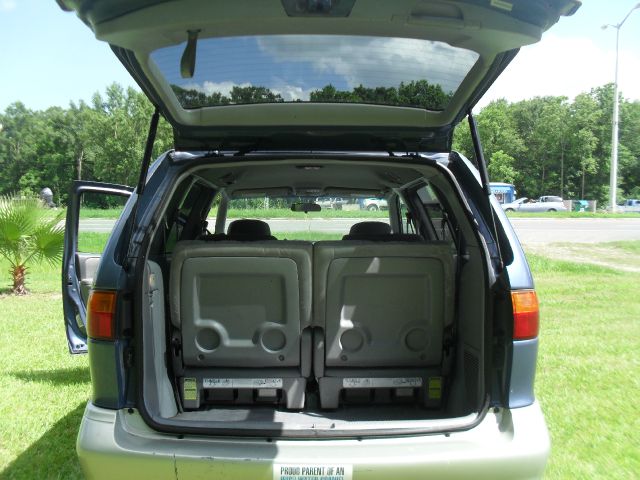 Toyota Sienna 1998 photo 31