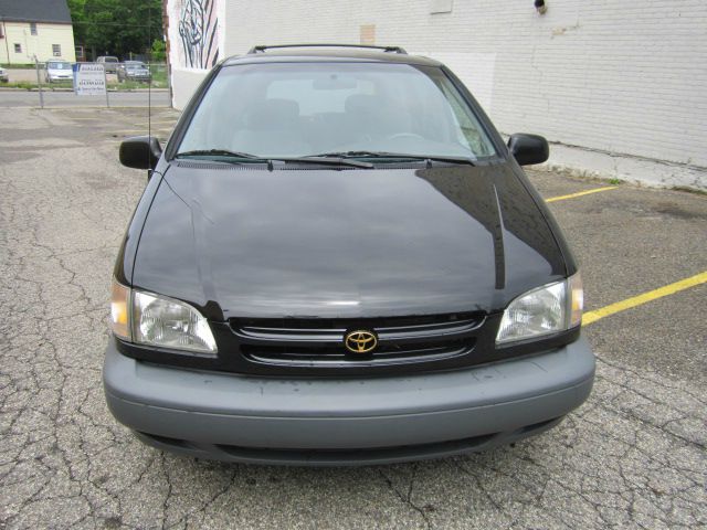 Toyota Sienna 2000 photo 15