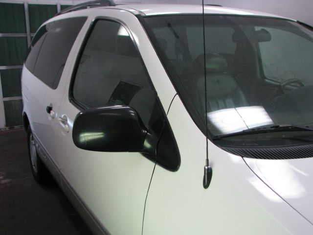 Toyota Sienna SEL Sport Utility 4D MiniVan