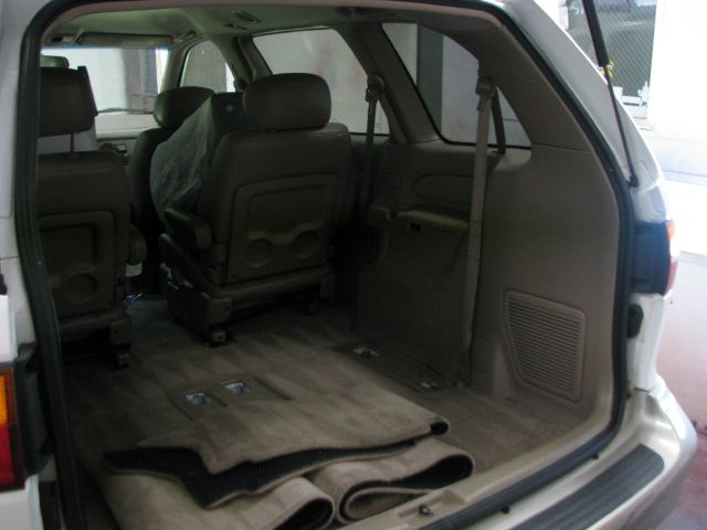 Toyota Sienna 2000 photo 2