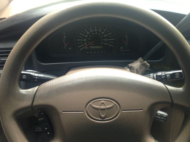 Toyota Sienna 2000 photo 1