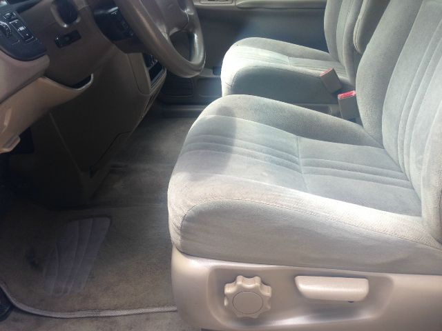 Toyota Sienna 2000 photo 4