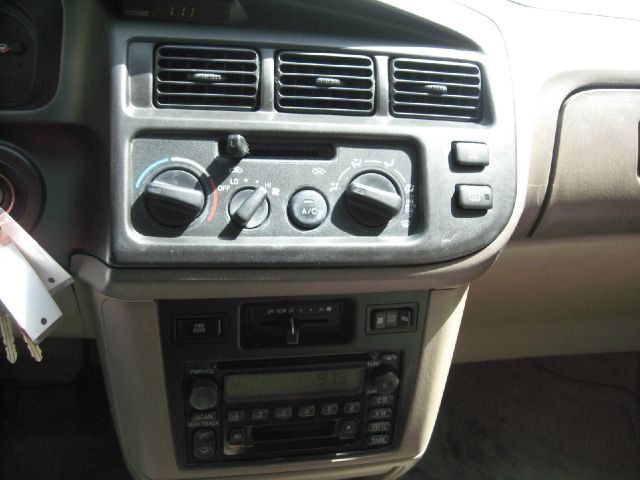 Toyota Sienna 2000 photo 18