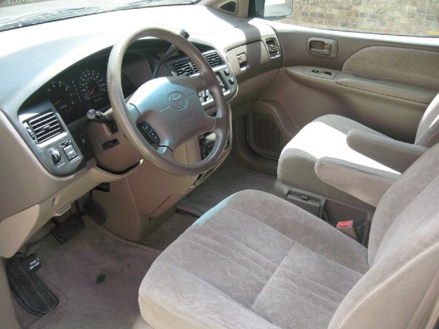 Toyota Sienna 2000 photo 23