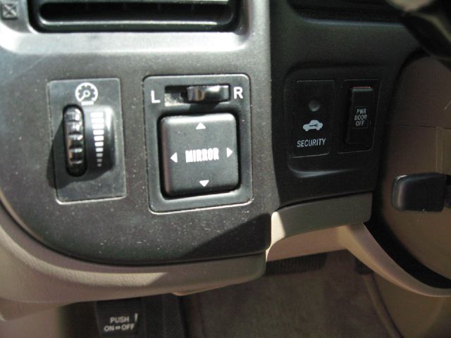 Toyota Sienna 2000 photo 3