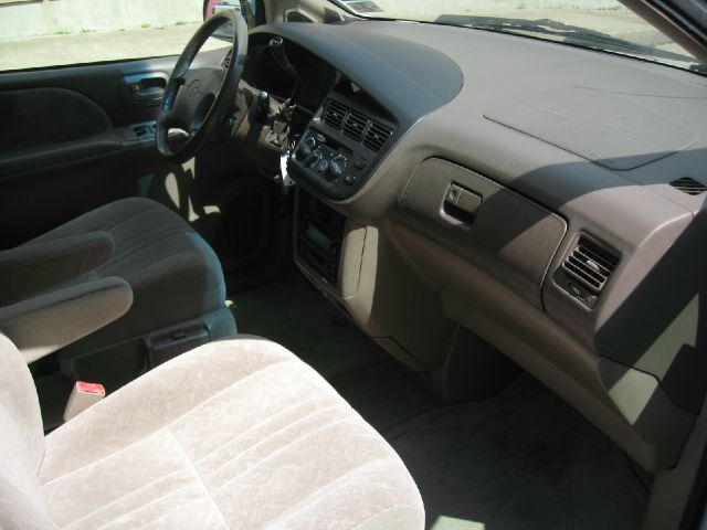 Toyota Sienna 2000 photo 8