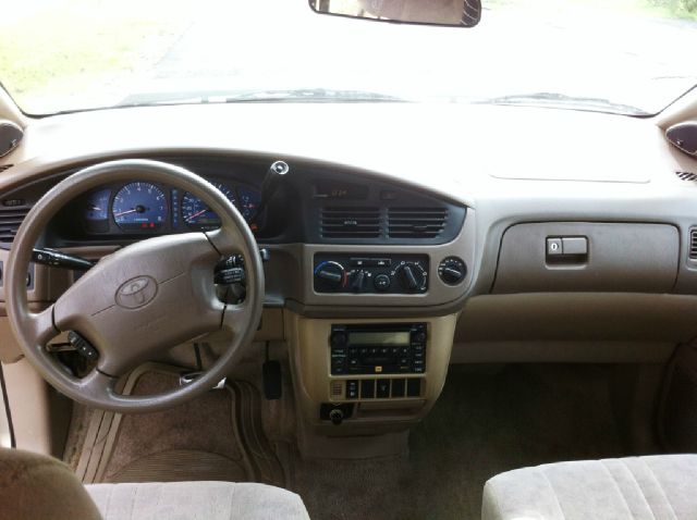 Toyota Sienna 2001 photo 5